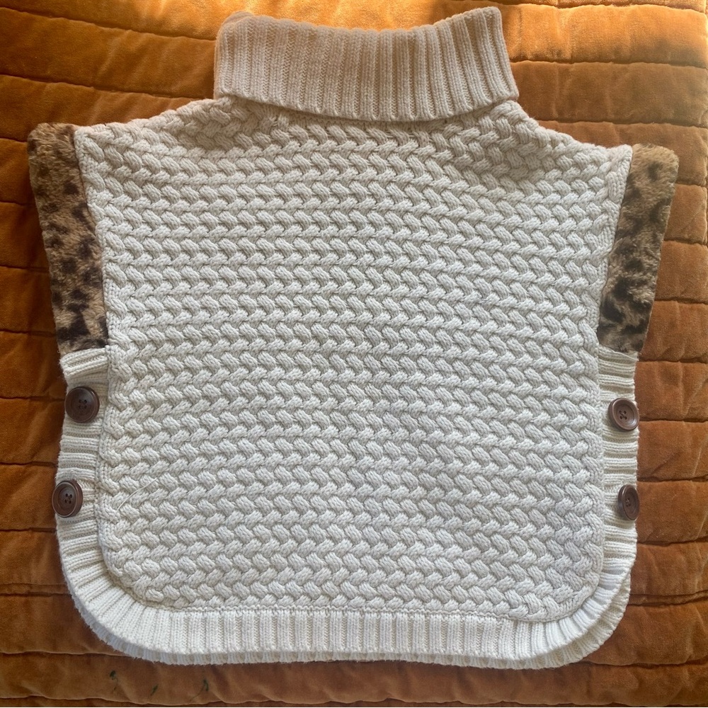 Aspen Kids Cream Cable Knit Mock Neck Faux Fur Trim Poncho Girls Size 7/8
